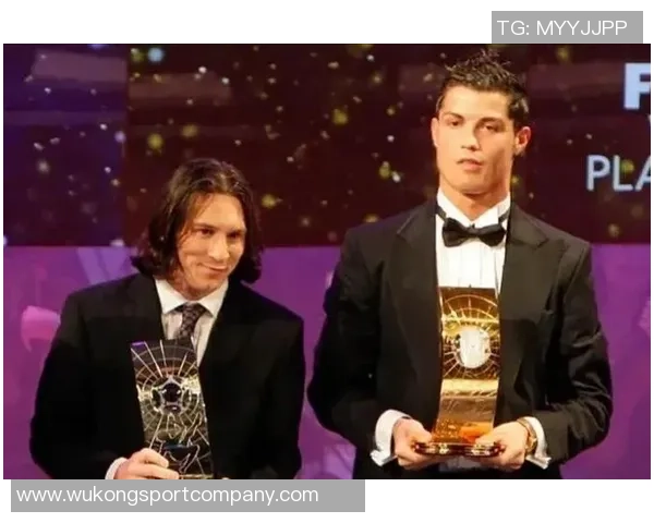 梅西再创历史包揽金球与FIFA最佳荣登第七次C罗紧随其后登贝莱成新星