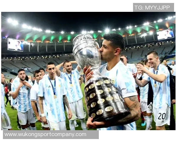 美国后卫麦肯齐谈波帅期望希望能效仿罗梅罗的踢球风格