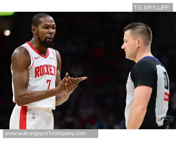 乌度卡直言杜兰特应有七八个盖帽却因裁判判罚遭无情吹罚