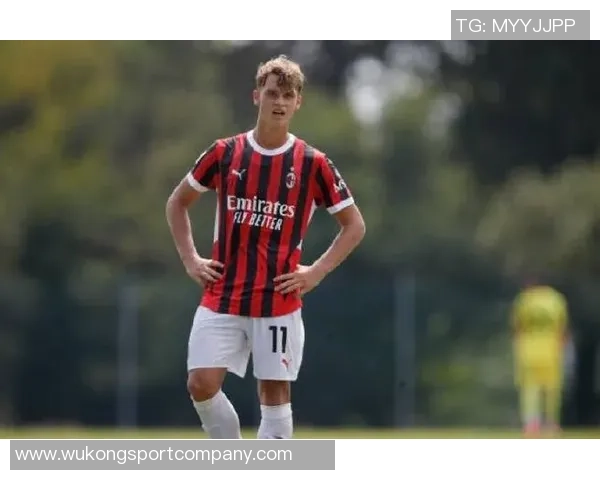 罗马诺透露伊布之子马克西米利安买断费为350万欧米兰保留二转分成