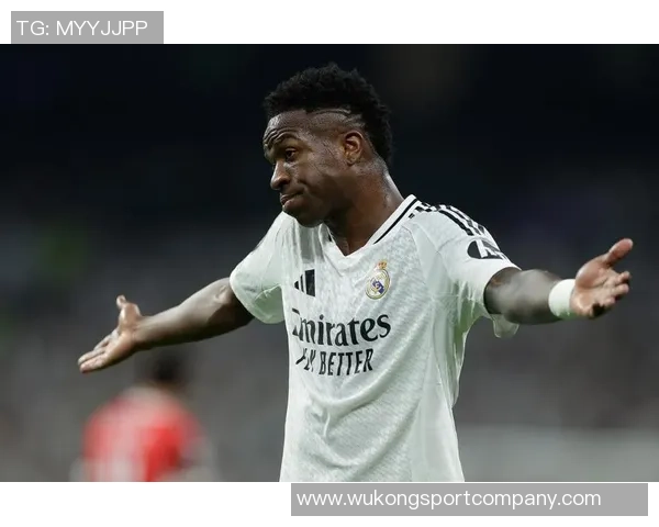 西媒报道皇马坚决不放维尼修斯免签离队若不续约将果断转手处理