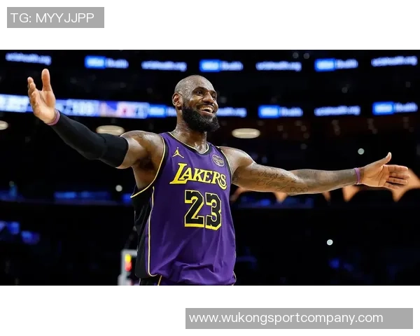 詹姆斯谈训练环境变化记者录像影响球员加练单挑情况