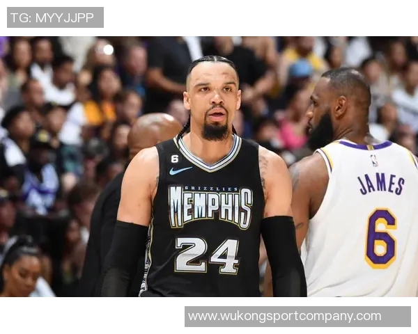 狄龙称赞布克进攻更具侵略性并找到创造罚球机会的有效方法